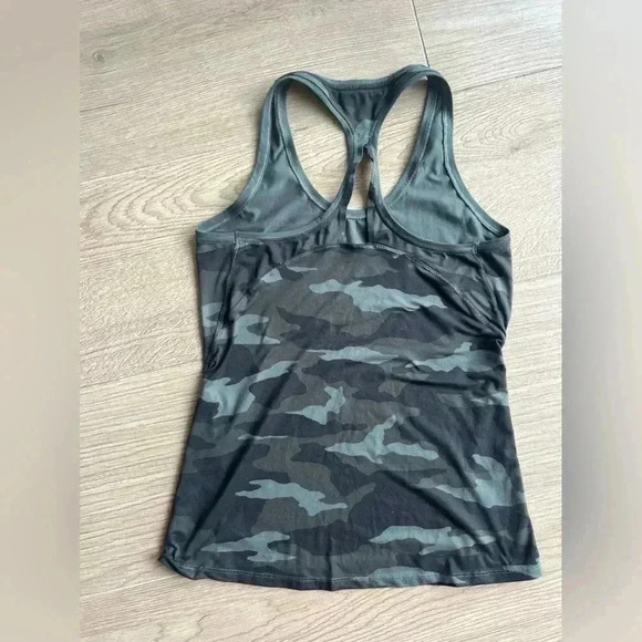 Athleta Camo Top S - Picture 4 of 4